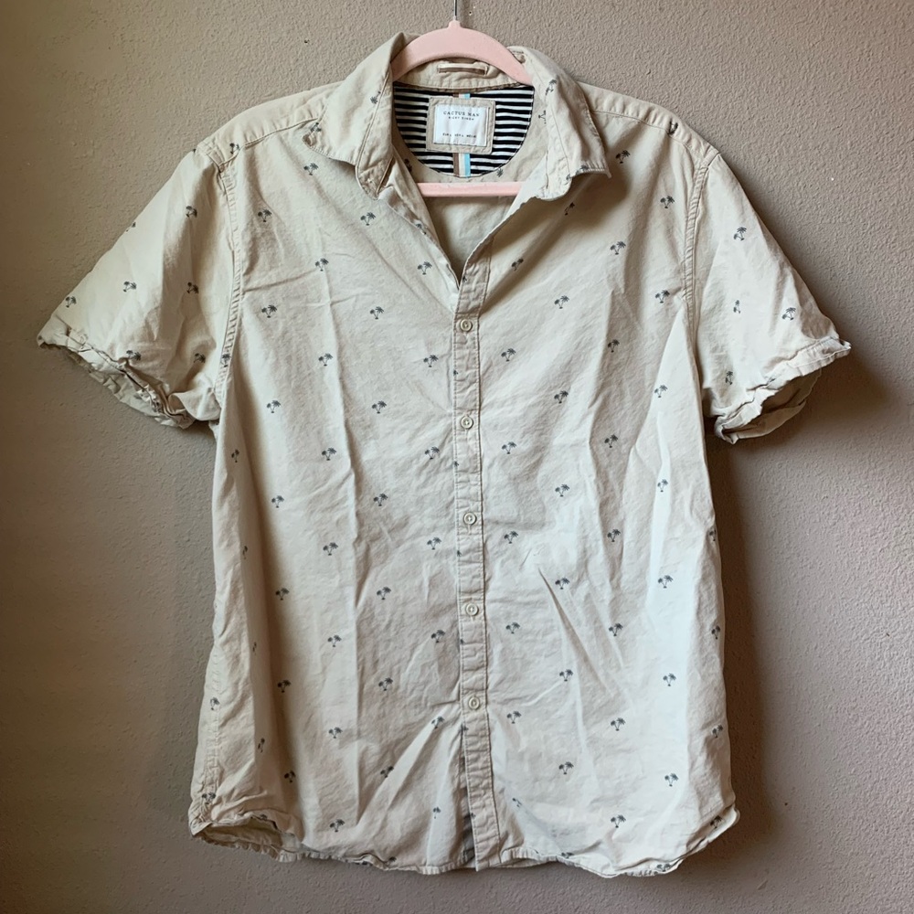 Cactus Man tan palm tree button up shirt. Size L.